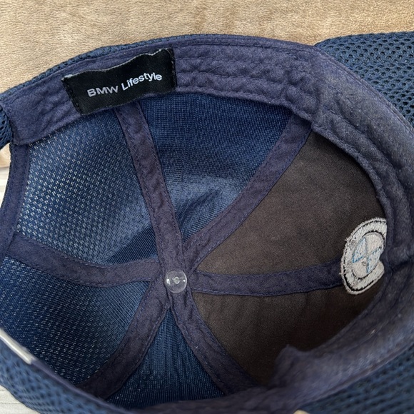 BMW LIFESTYLE Embroidered Adjustable Hat, BMW  Writing Pen & Soft Leather Bifold - Picture 7 of 12